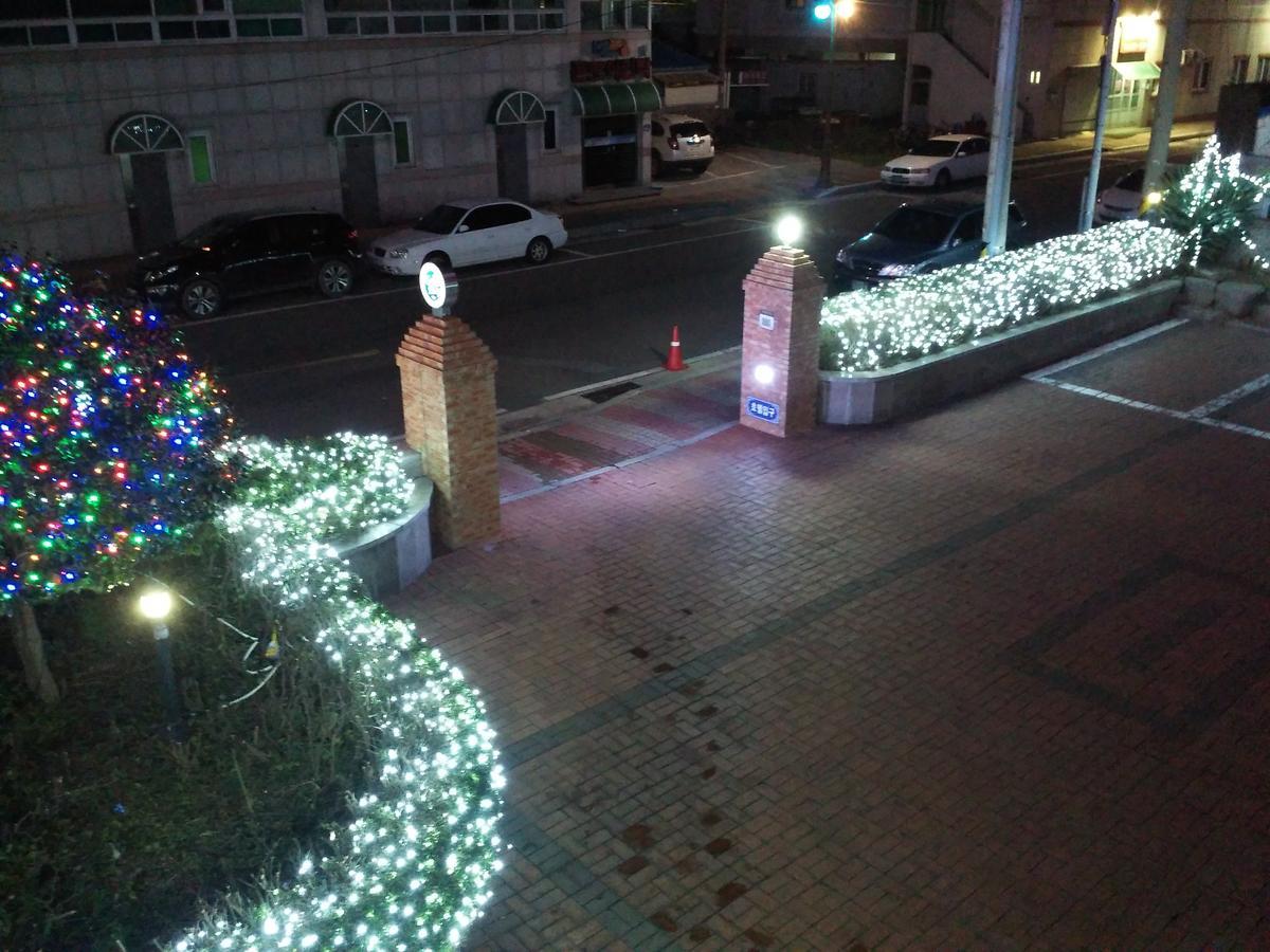 Geoje Jangseungpo Lighthouse Hotel Sodong Exterior photo